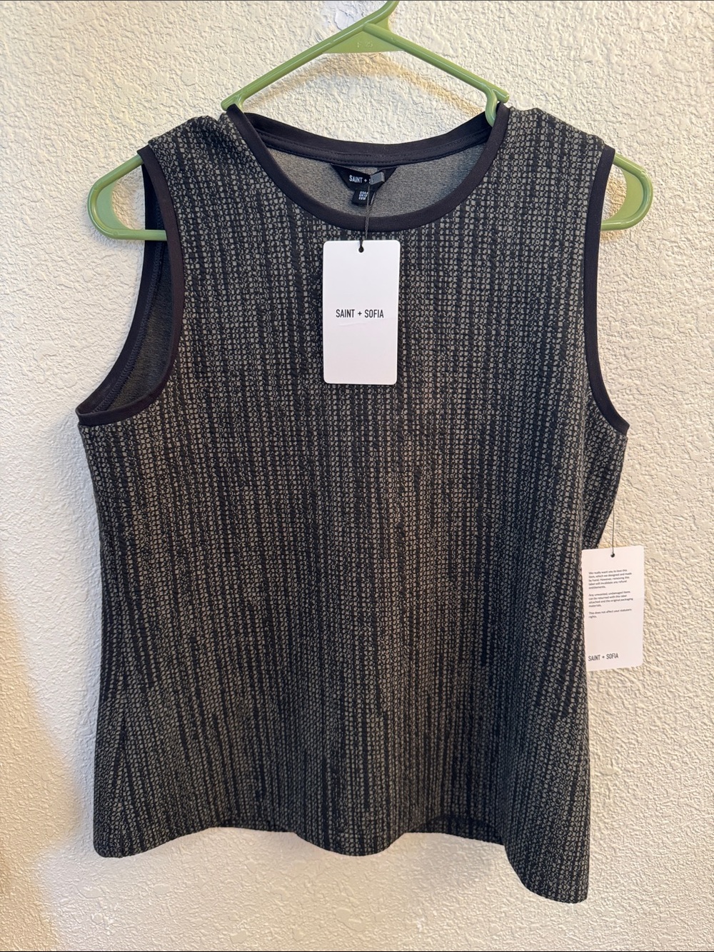Saint + Sofia Black Heathered Sleeveless Tank Top